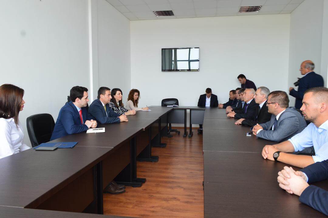 Ministri Bytyqi nga ish shkolla e tij i premton ndihmë Malishevës