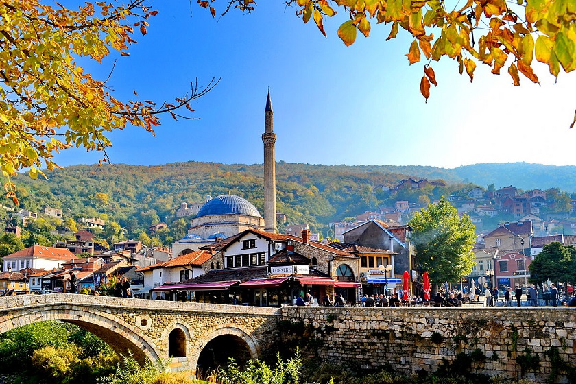 I mituri në Prizren i bën “kërrsh” familjarët, i rrah dhe i kërcënon me vdekje