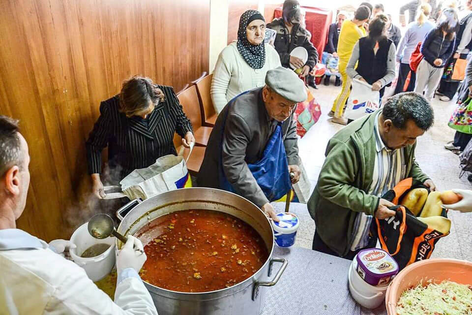 Mbi 300 persona ushqehen gratis në Prizren