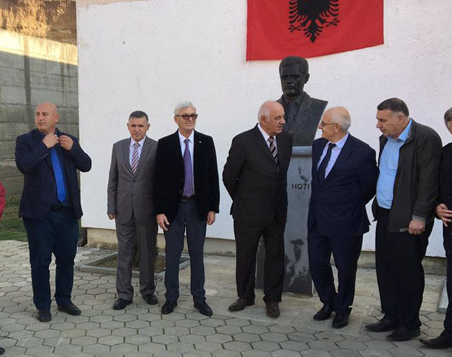 Tre ish-presidentë vizitojnë Krushën e Madhe (video)