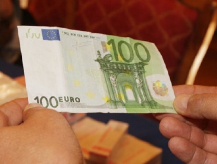 Konfiskohen 150 euro në Prishtinë e Prizren, dyshohet se ishin të falsifikuara