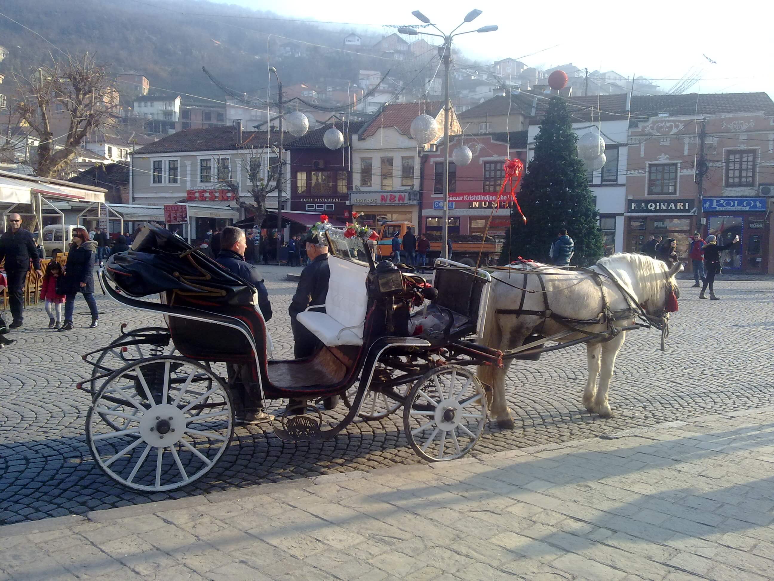 Karrocieri (pajtoni) i vetëm, ndër të veçantat e t’bukurit Prizren!