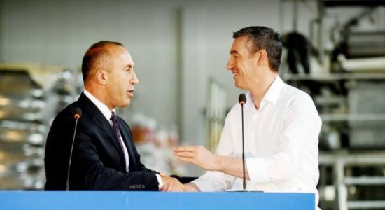 Kërkesa e Veselit për uljen e rrogës zvogëlon edhe rrogën e Haradinajt