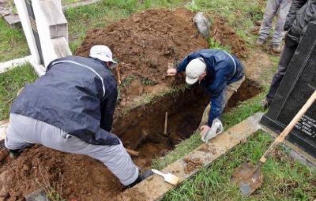 Prizreni kontrakton kompani për heqjen e shpenzimeve të varrimit