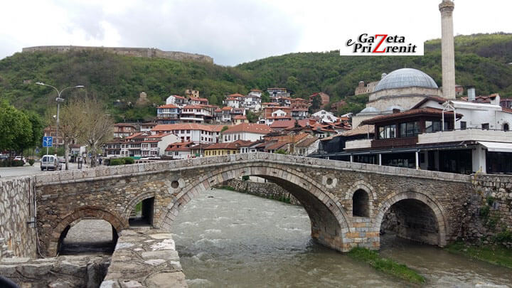 Gjykata Kushtetuese: Ministri Vitia shkeli Kushtetutën duke e futur Prizrenin në karantinë