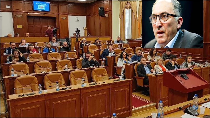 Shaqir Totaj “punën pick”: A po lobon Adem Grabovci për vota në Kuvendin e Prizrenit?!